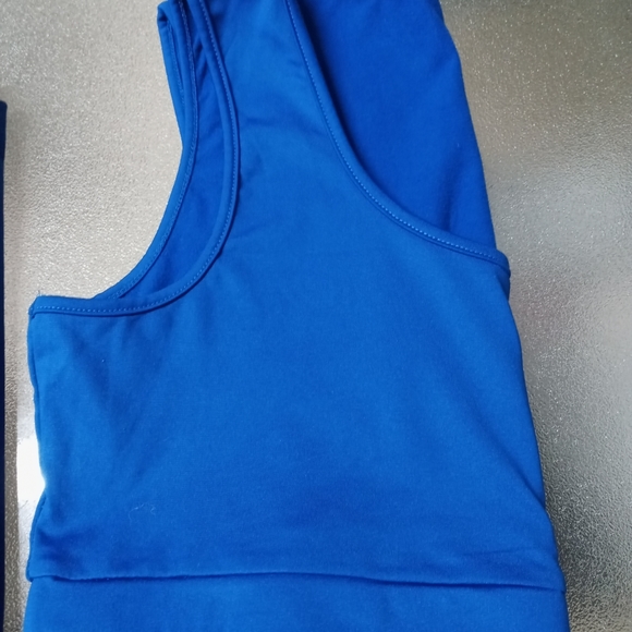 New without tag - 2 piece crop top & pencil skirt. - Picture 8 of 10